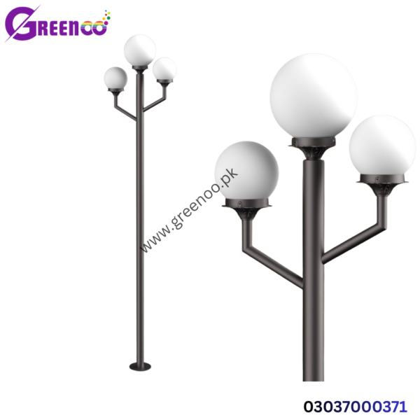 Triple Head Globe Street Light Pole